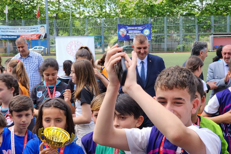 Gölcük’teki bahar kupası sahiplerini buldu