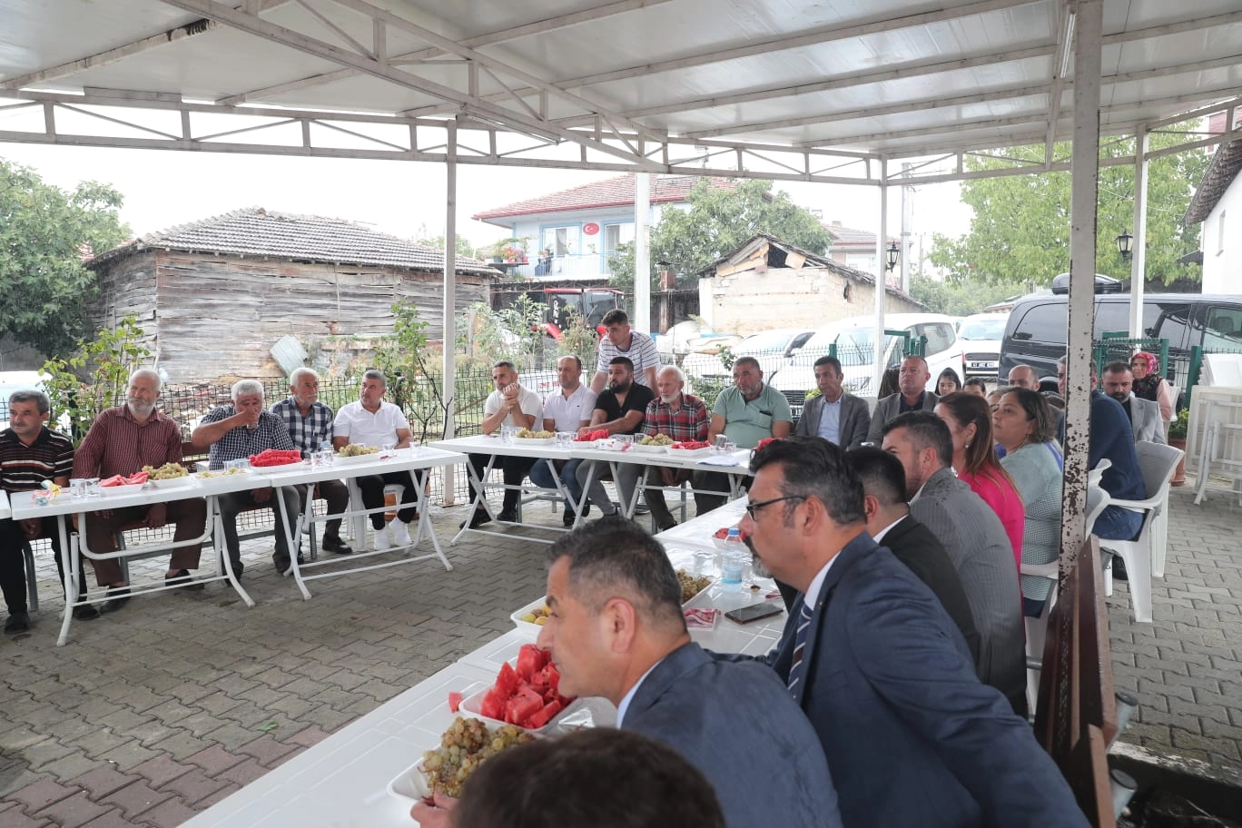 Başkan Hürriyet’ten kırsal mahallelere ziyaret