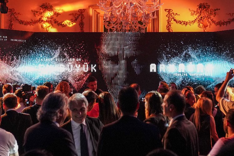 Atatürk, yapay zekâ teknolojisiyle Türk halkına seslendi