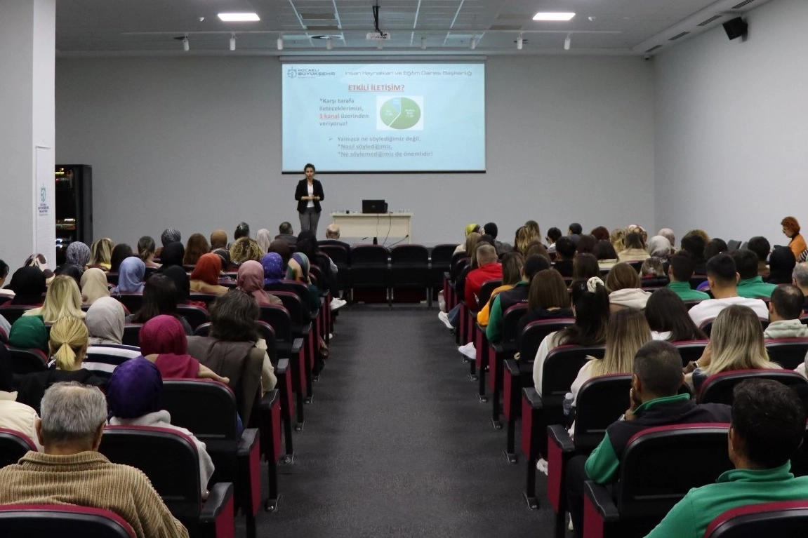 Kocaeli Büyükşehir personeline ‘etkili iletişim’ eğitimi