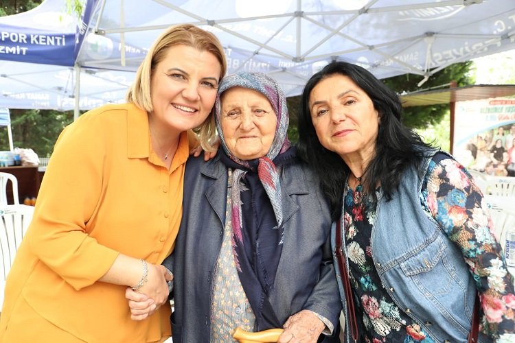 Kocaeli Alzheimer Yaşam Evi’nde 2’nci yaşını coşkusu