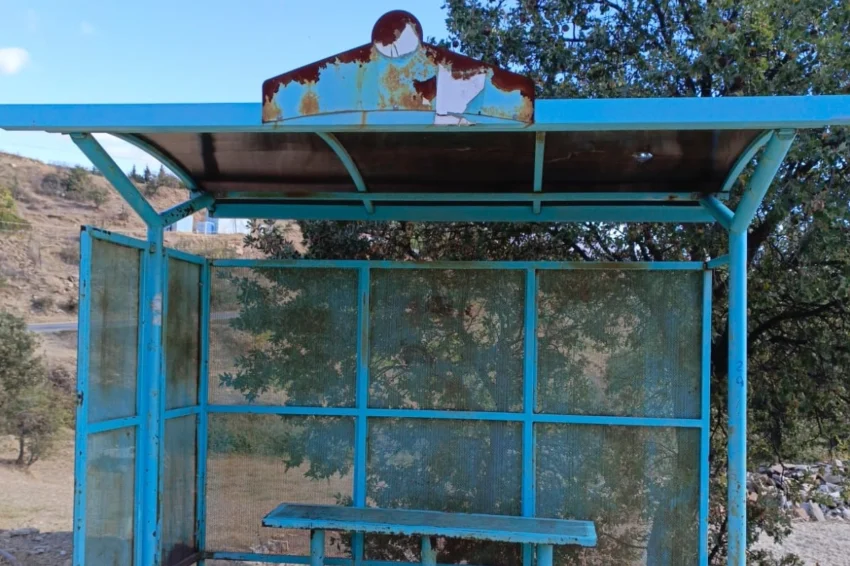 Manisa Kula’da otobüs duraklarına bakım