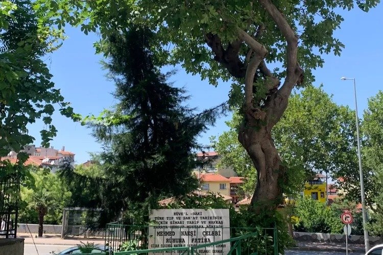 Bursa’da Mehmed Nakşi Çelebi türbesi görenlerin dikkatini çekiyor