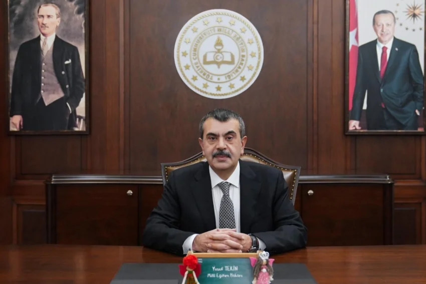 Bakan Tekin’den meslektaşları ve eğitim çalışanlarına ayrı mektup