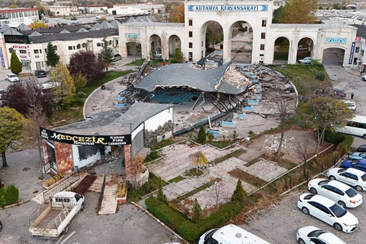 Kütahya’da ‘Balık Restoran’a yıkım