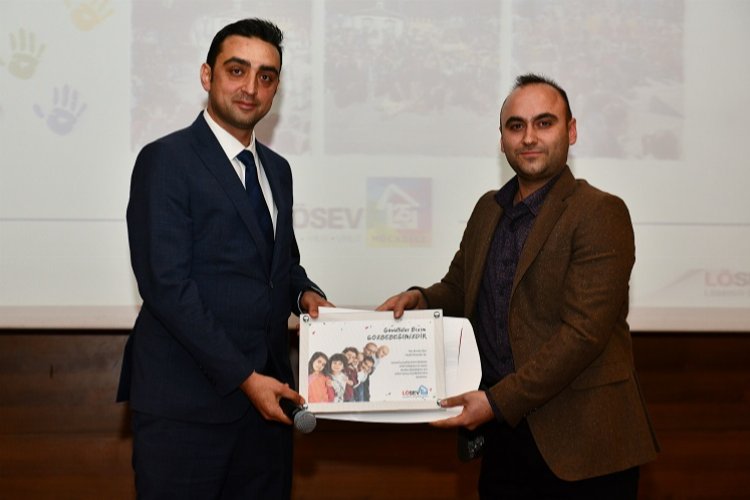 LÖSEV’den Ankara Büyükşehir’e ödül