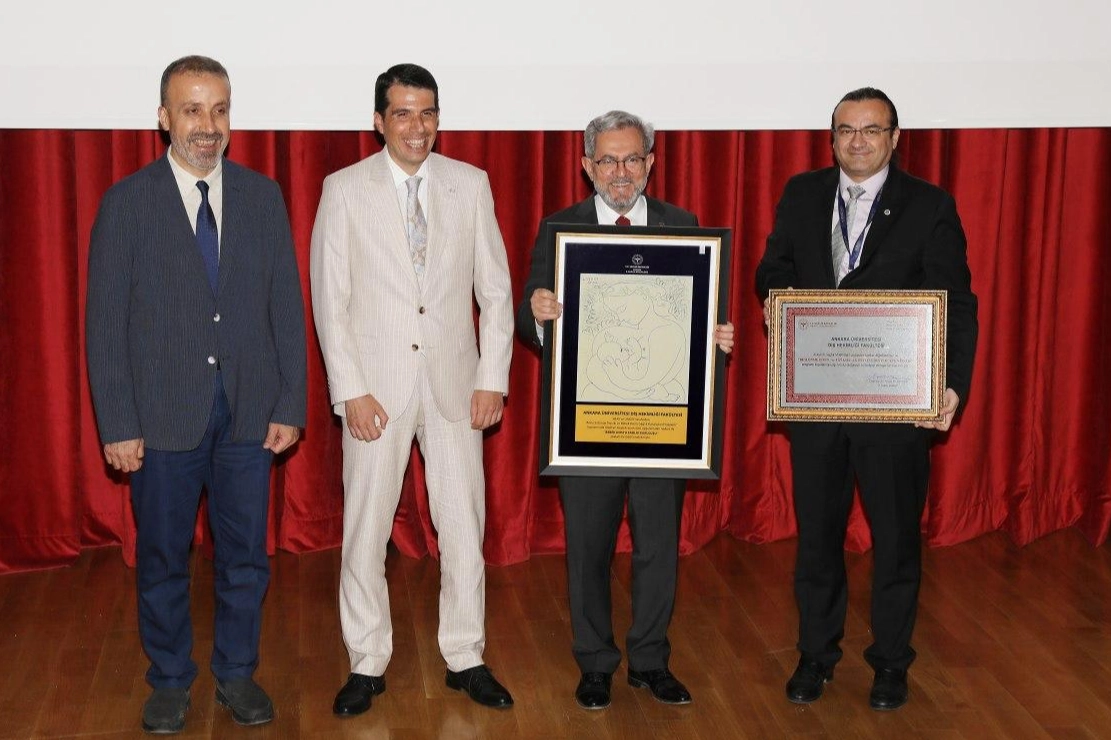 Ankara Üniversitesi Diş Hekimliği’ne iki ‘dost’ ünvan