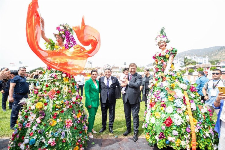 Çiçek Festivali’nde renkli görüntüler