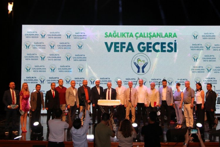 TÜSÇAD’dan sağlıkta çalışanlara vefa