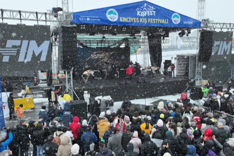 KışFest’te Ferhat Göçer karları eritti