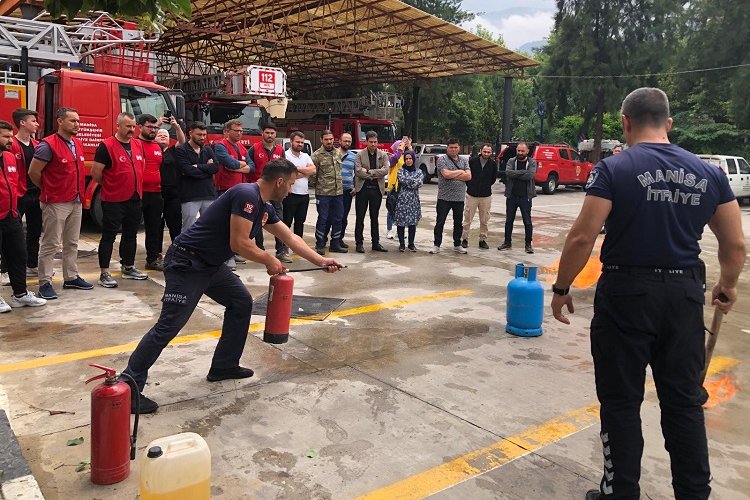 Manisa İtfaiyesi’nden STK’lara eğitim