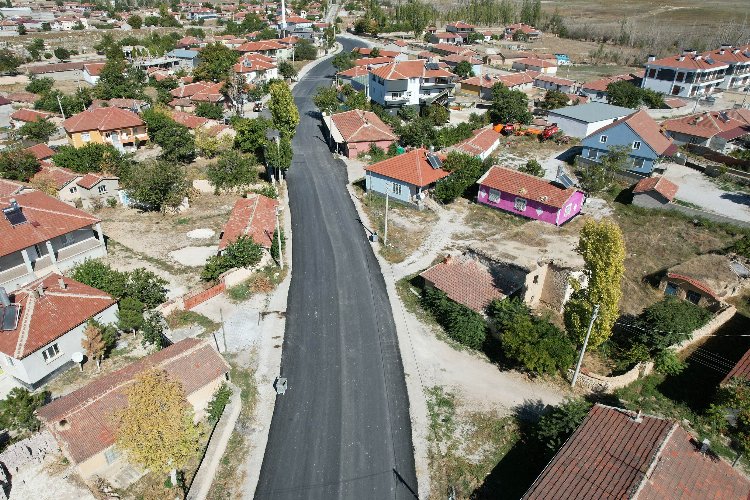 Konya Çeltik’e sıcak asfalt mesaisi