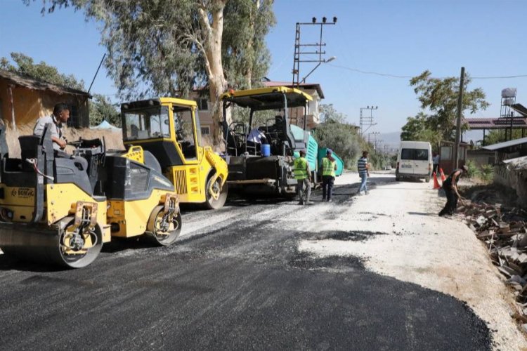 Hatay’da okul yolları asfaltlanıyor