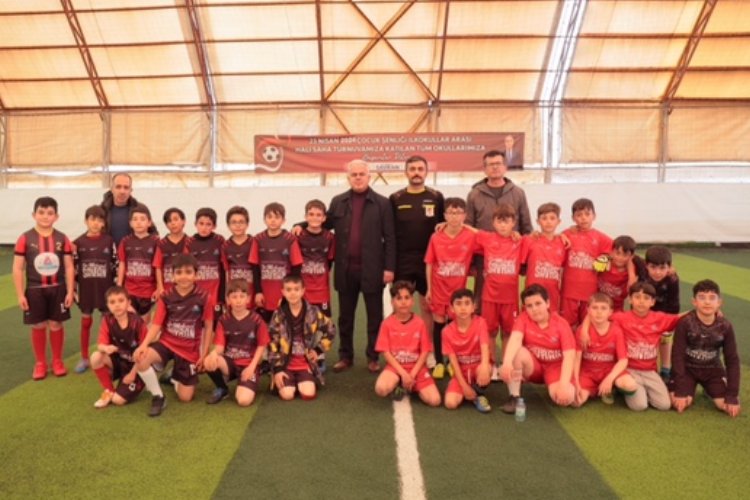 Nevşehir Belediyesi İlkokullar Arası 23 Nisan Futbol Turnuvası başladı