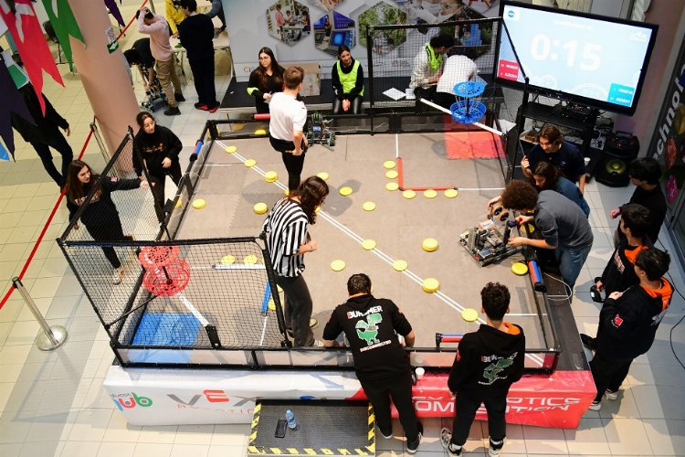 Liseli mucitler Robot Turnuvası’na hazırlanıyor
